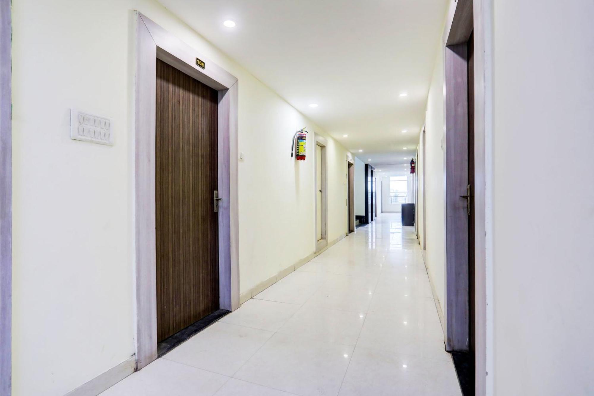Samarda Kaliāsot Super Townhouse Hoshangabad Road Near Aashima Mall מראה חיצוני תמונה