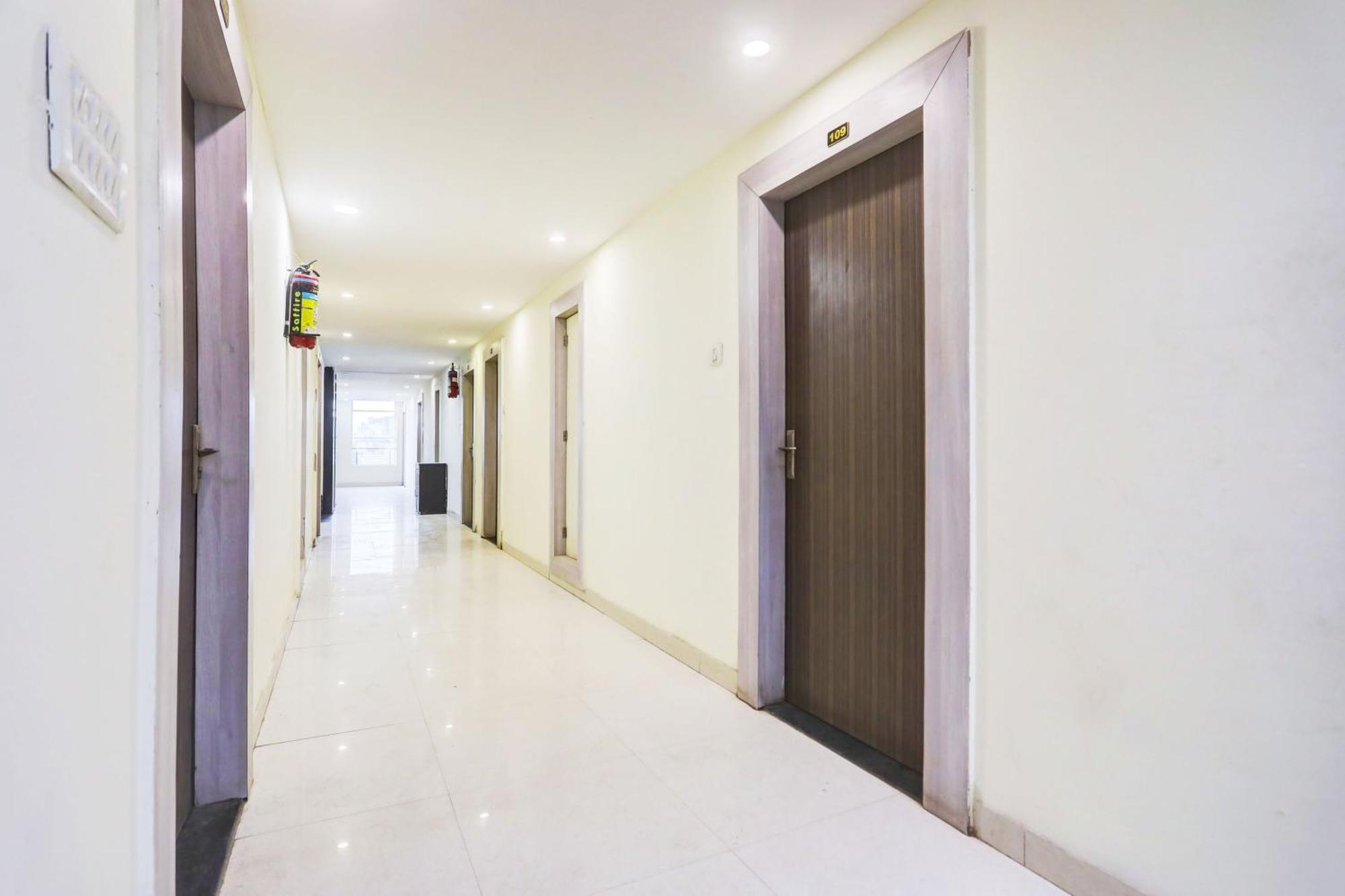 Samarda Kaliāsot Super Townhouse Hoshangabad Road Near Aashima Mall מראה חיצוני תמונה