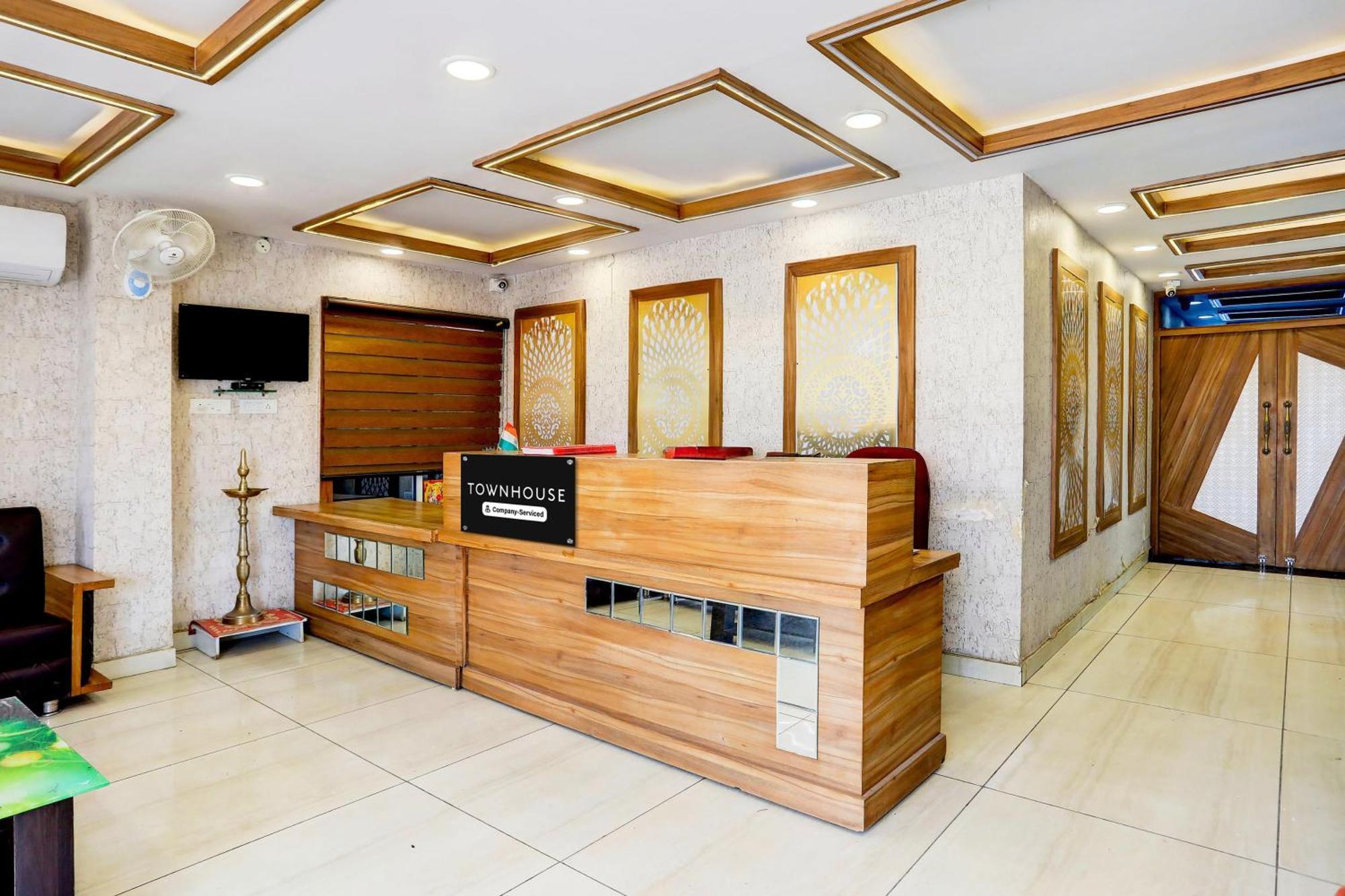Samarda Kaliāsot Super Townhouse Hoshangabad Road Near Aashima Mall מראה חיצוני תמונה